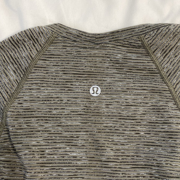 Swiftly Tech Long Sleeve Shirt 2.0 Race Length (4) Wee Are From Space Army Green - Picture 3 of 4